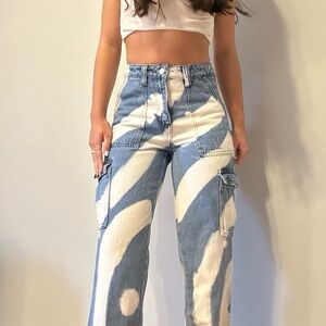 Unique cargo style jeans with white accents